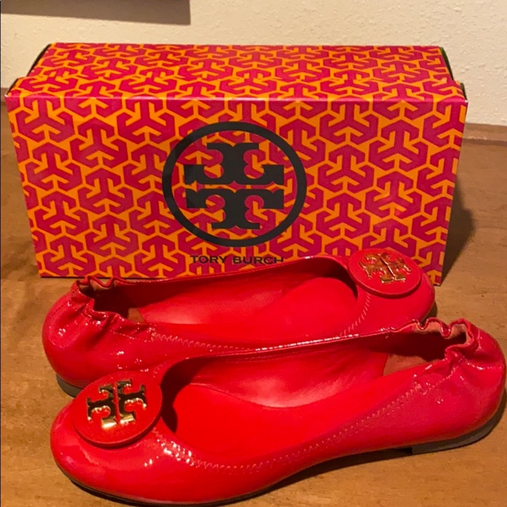 *BNIB” Tory Burch Reva red patent leather flats